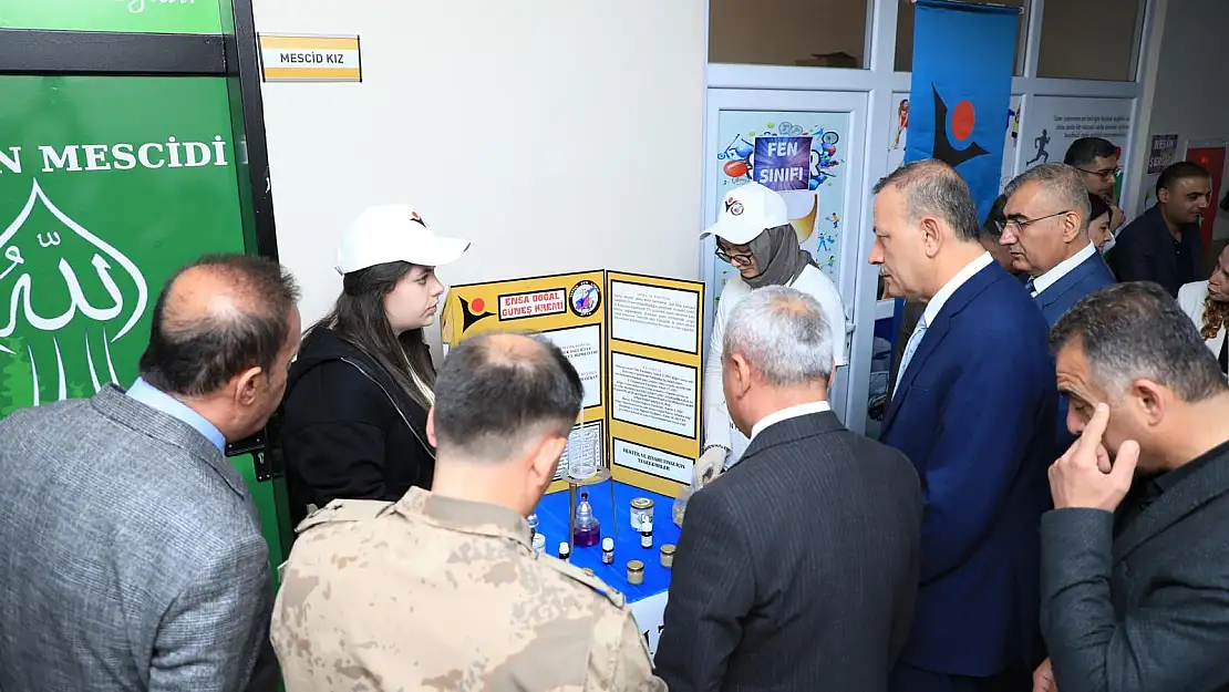 BEÜ Rektörü Elmastaş TÜBİTAK Bilim Fuarı'na katıldı