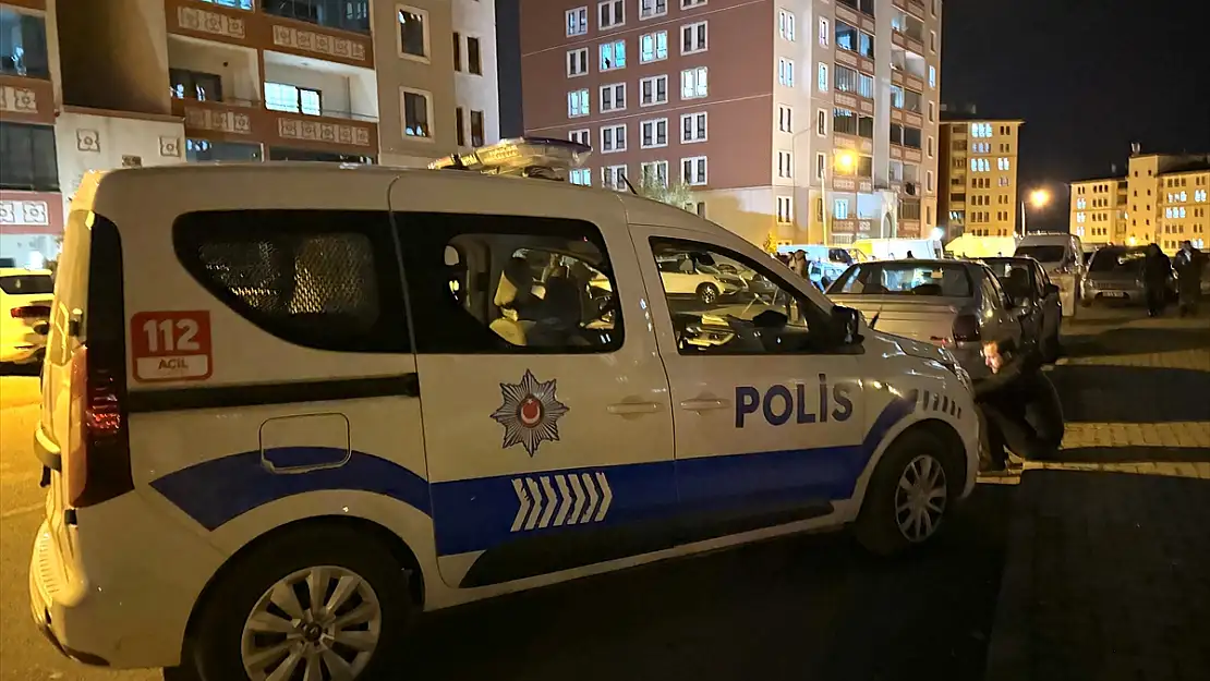 Erzurum'da akrabalar birbirine girdi: 4 yaralı