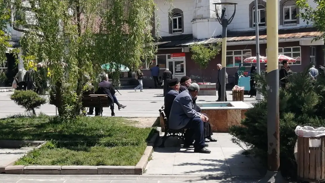 Tahir Elçi Caddesi Yeni Dinlenme ve Buluşma Noktası Oldu