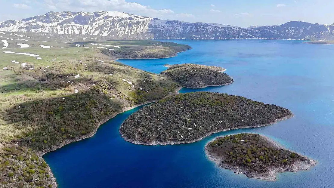 Nemrut Krater Gölü'nde turizm sezonu açıldı