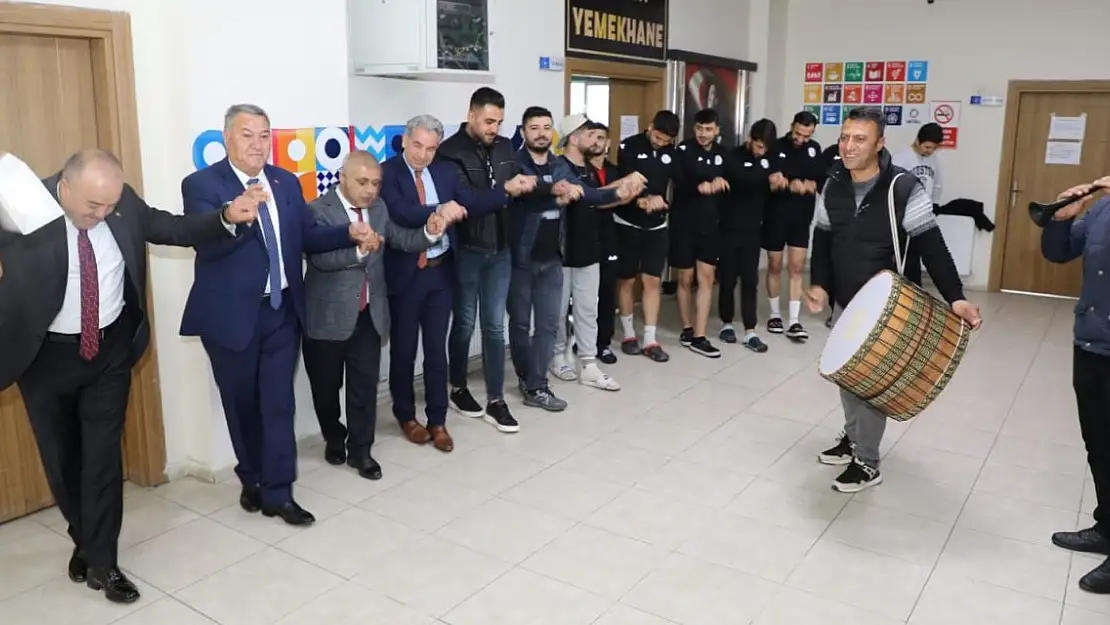 Şampiyon takıma Ağrı usulü karşılama