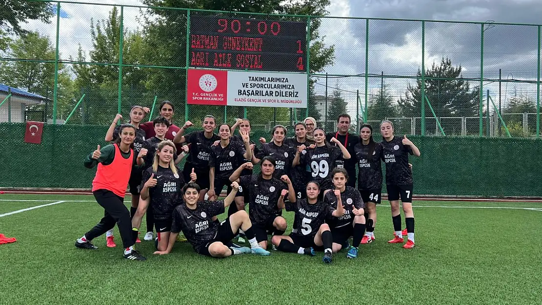 Ağrılı Kızlar Play Off'ta ilk maçını kazandı