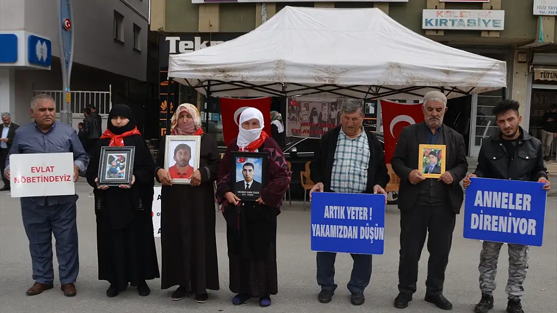 Muşlu ailelerin evlat nöbeti sürüyor