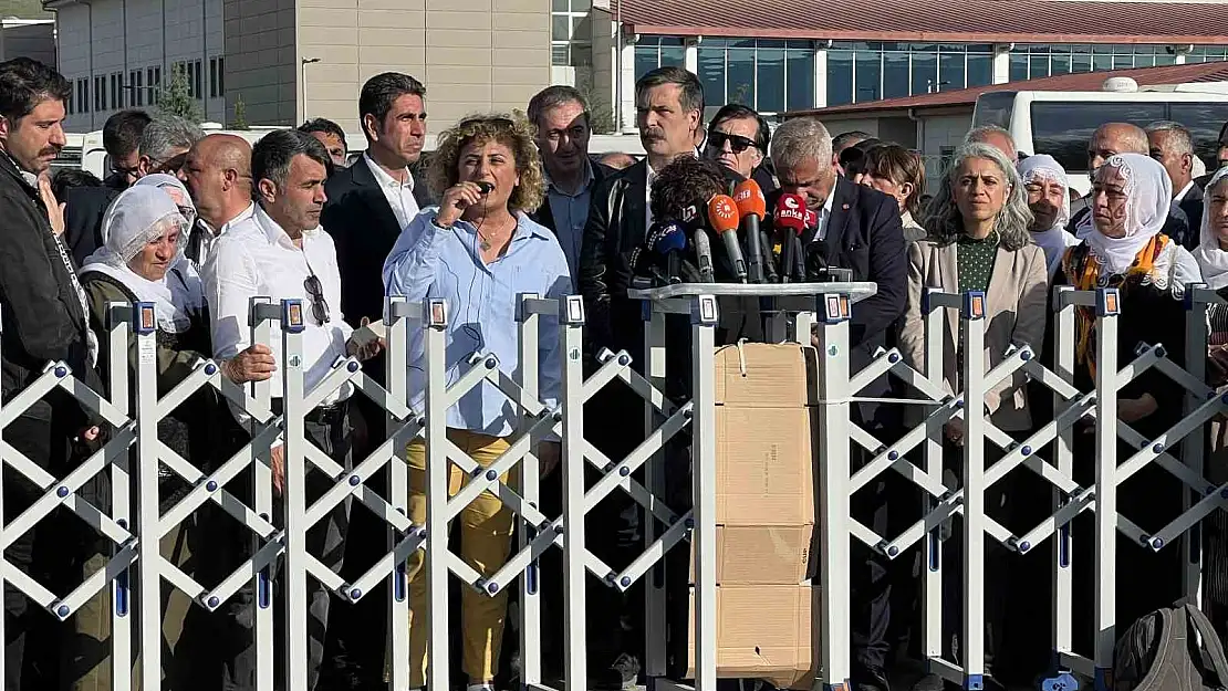 Eski HDP Başkanı Demirtaş'a 42 yıl hapis cezası verildi