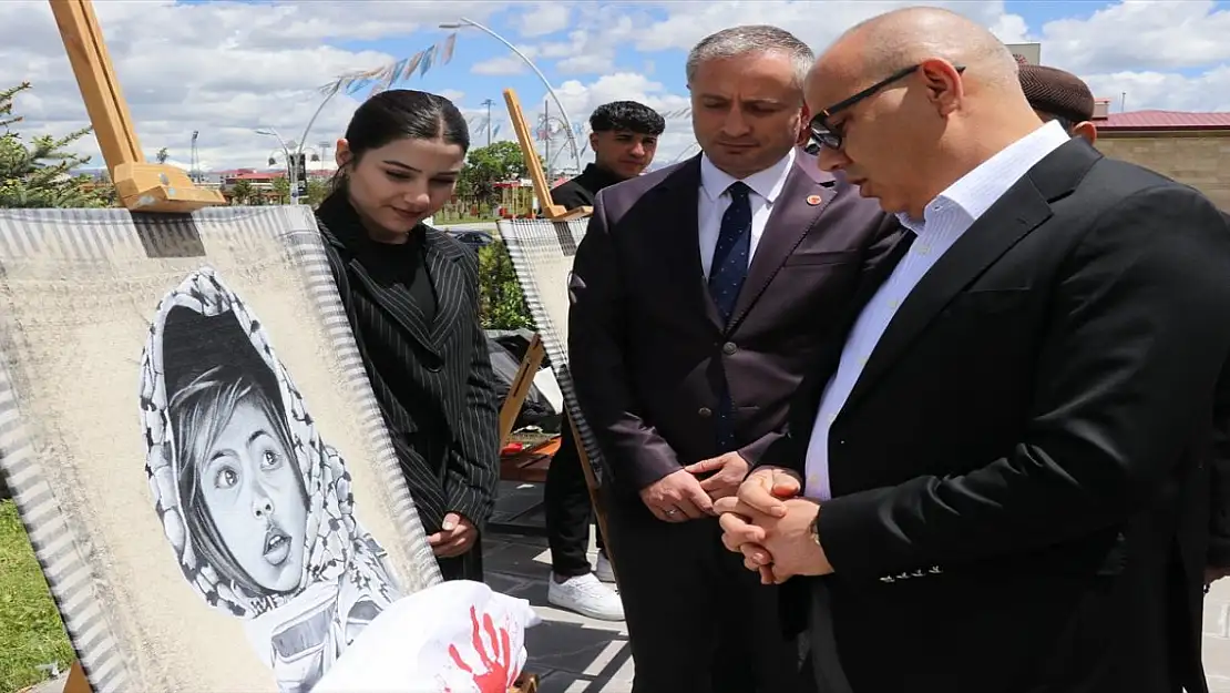 Ağrı'da öğrenciler Gazze'de yaşananlar resmetti