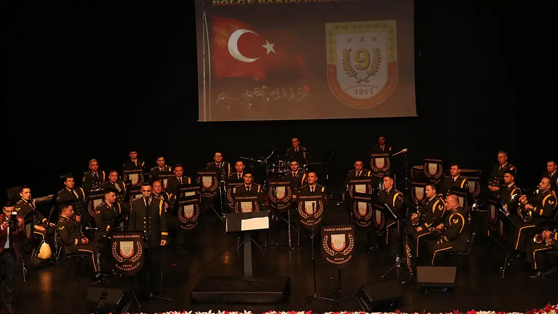 Erzurum'da askeri bandodan 19 Mayıs'a özel konser
