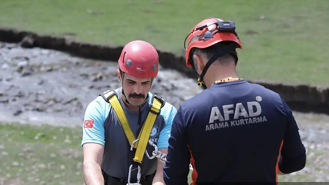 AFAD Kars'ta gönüllü yetiştiriyor