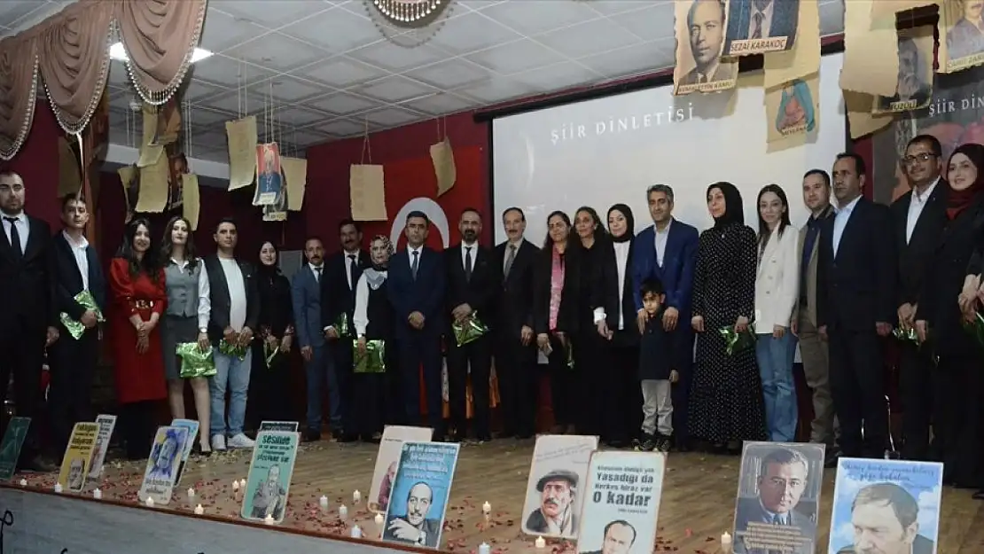Sarıkamış'ta öğretmenler müzik dinletisi sundu