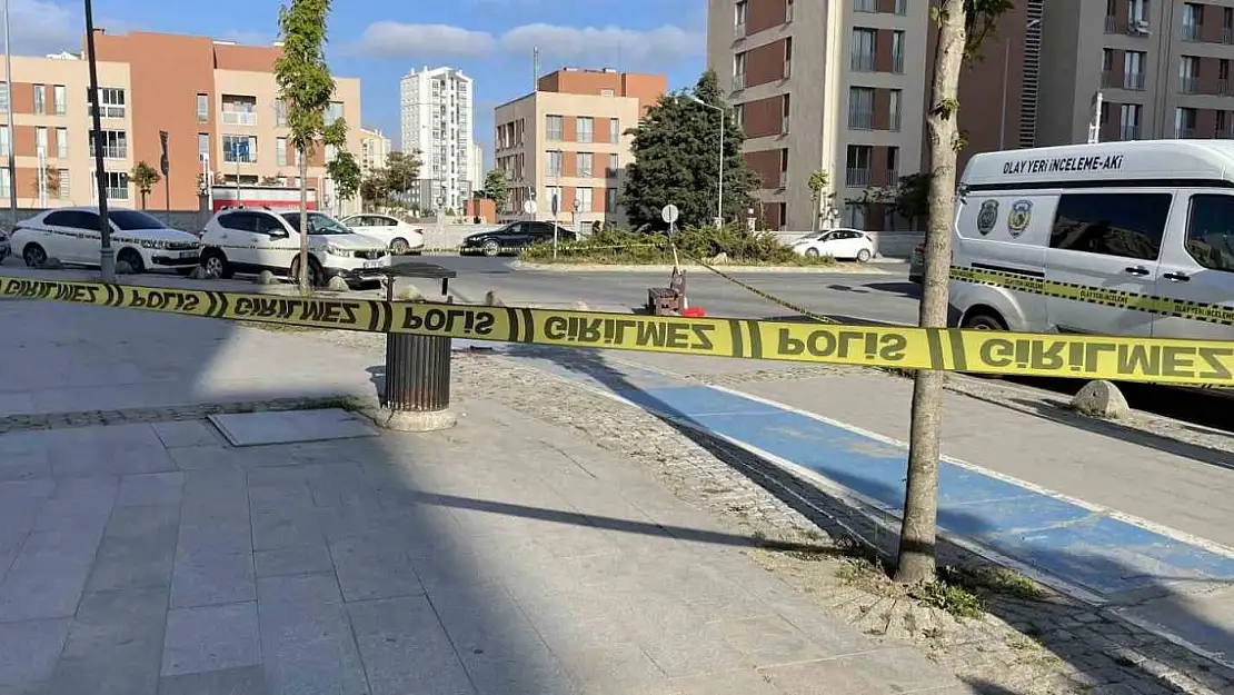 Husumetlilerine kurşun yağdırdı : 1'i ağır 2 yaralı