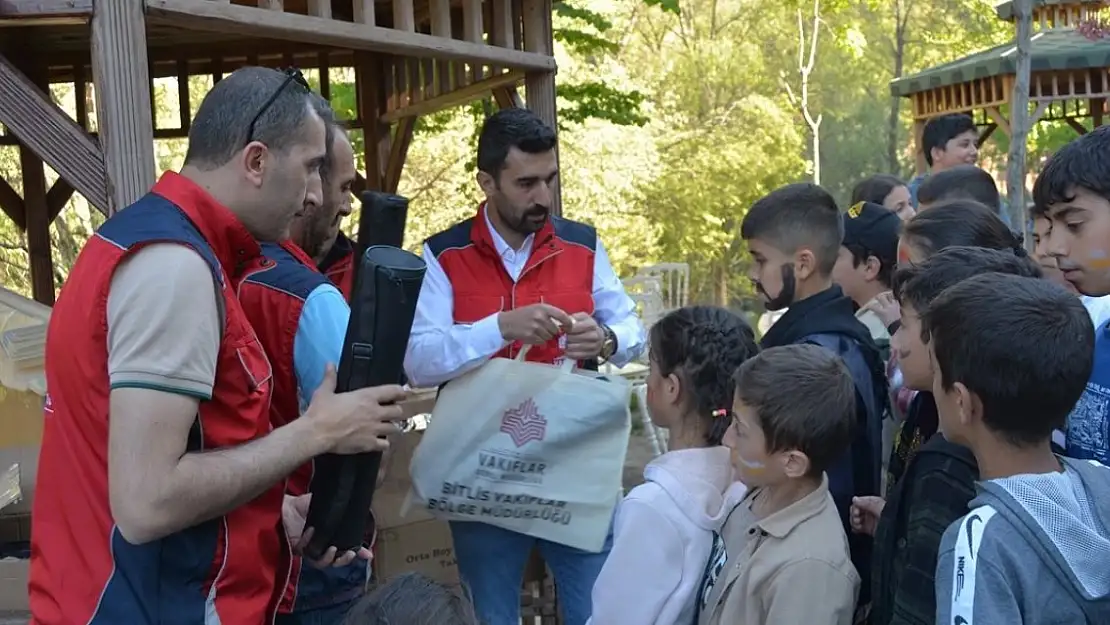 Bitlis'teki yetim ve öksüz çocuklara yönelik etkinlik düzenlendi