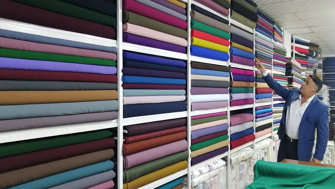 Ağrı'da elbiselik kumaşa ilgi arttı