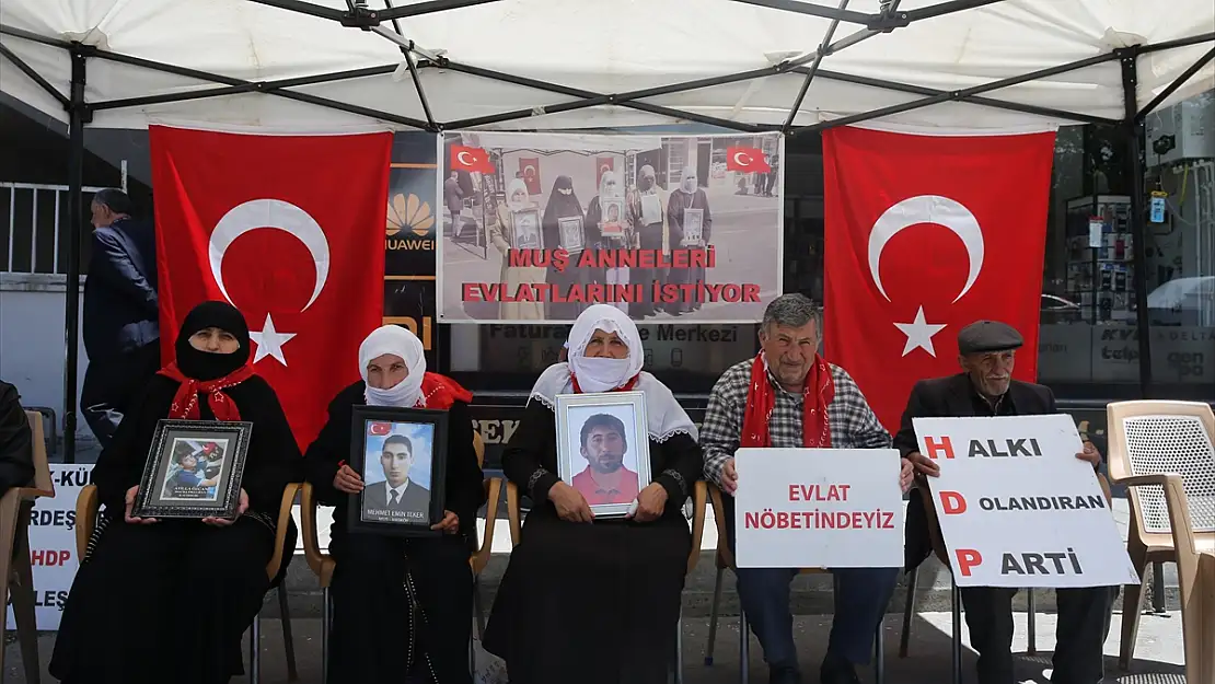 Muşlu ailelerin evlat nöbeti sürüyor