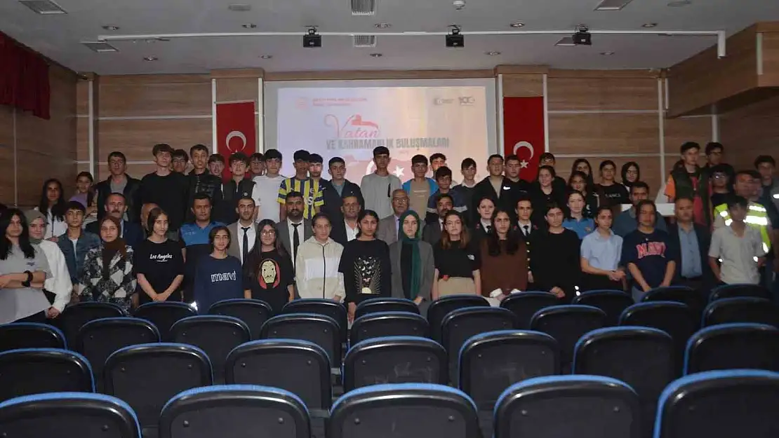 Muş'ta öğrencilere 'Vatan ve Kahraman Buluşmaları' konferansı