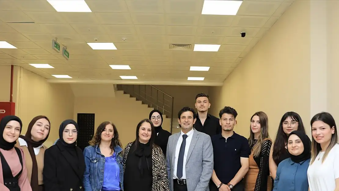 Bitlis'te 'Geometride 3D Yazıcı Teknolojileri' konferansı düzenlendi