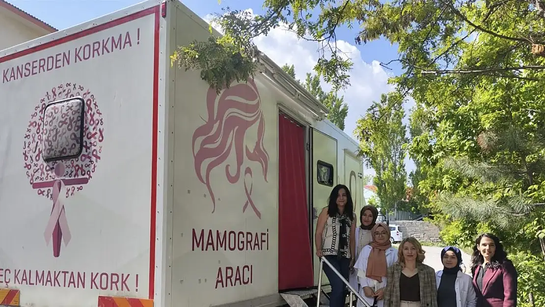 Muş'ta mobil mamografi aracı hizmet için kadınları bekliyor