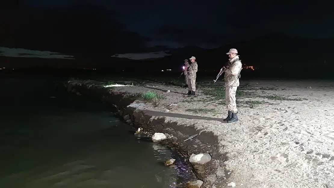 Van'da jandarma ekiplerinin inci kefali nöbeti
