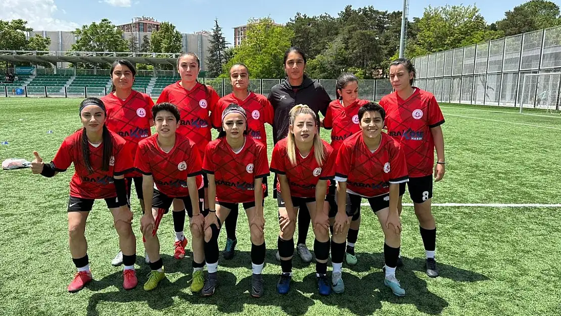 Ağrı'nın kızları çeyrek finalde elendi