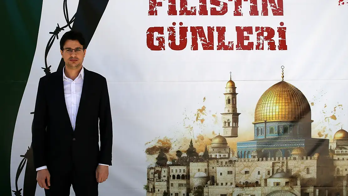 Filistinli akademisyen öğrenci eylemlerinin büyük rol oynadığını belirtiyor