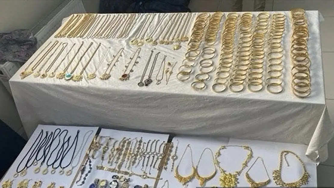 Van'da kuyumcu dükkanını soyan 2 şüpheli yakalandı