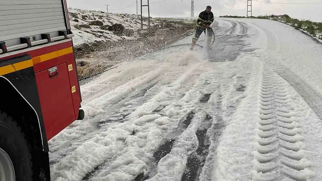 Iğdır'da sağanak taşkına ve sele neden oldu