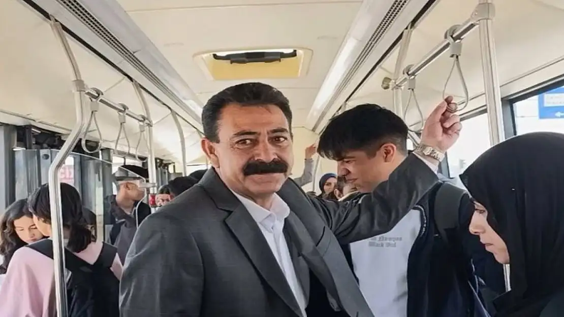 DEM'li başkandan Azeri türküsü eşliğinde paylaşım