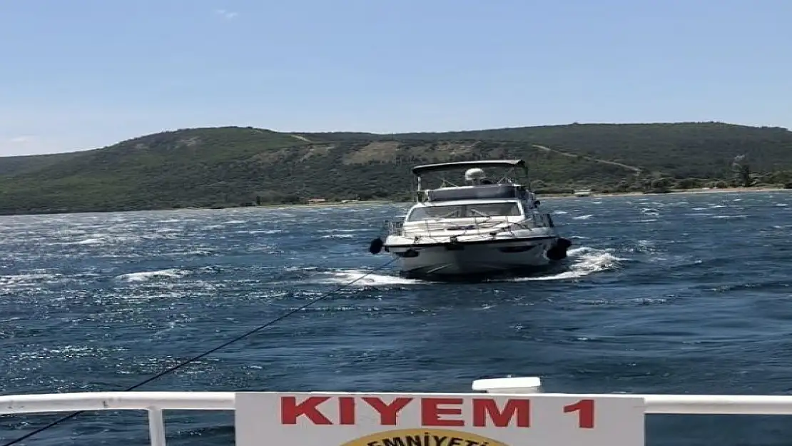 4 kişinin bulunduğu tekne kurtarıldı