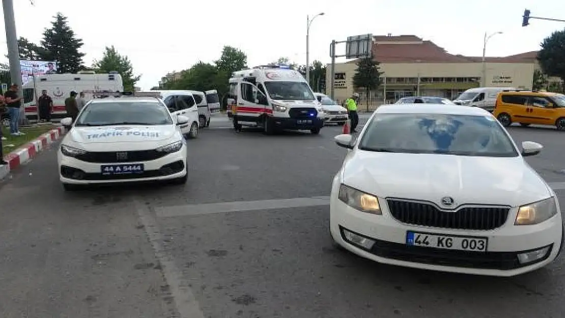 Malatya'daki trafik kazasında 2 polis memuru yaralandı