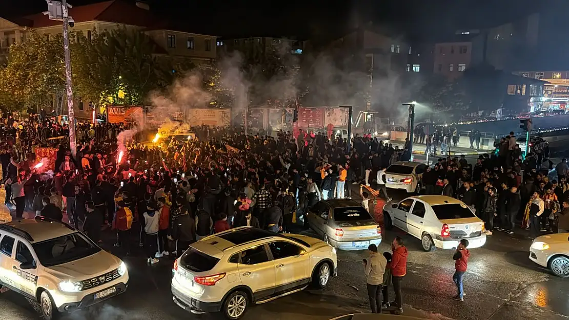 Ağrı'da yağmur altında şampiyonluk sevinci