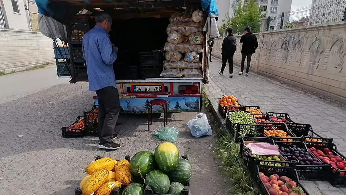Ağrı'nın Seyyar Manavı: Mahalle Mahalle Taze Meyve ve Sebze