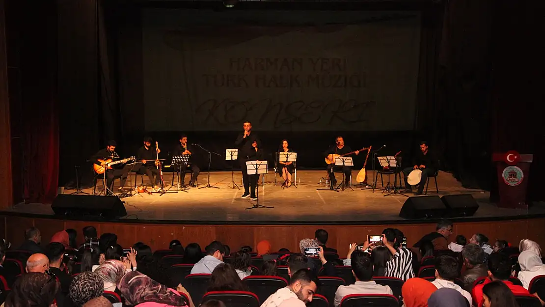 Bitlis'te 'Harman Yeri Türk Halk Müziği' konseri düzenlendi