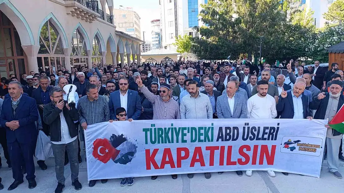 Van'da İsrail'in çadır kentteki katliamı protesto edildi