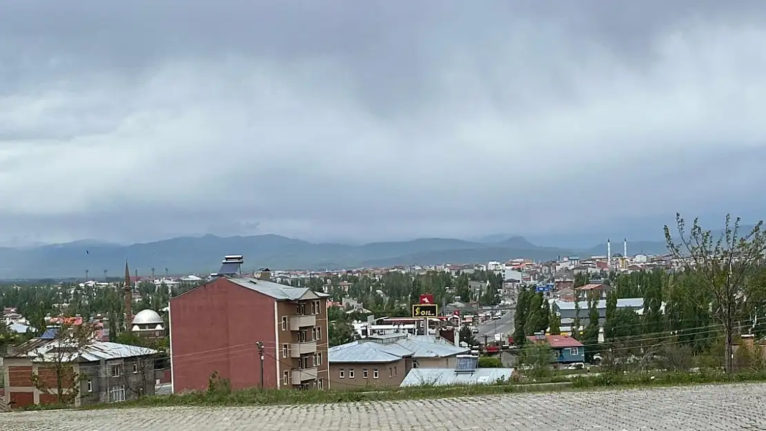 Ağrı'ya Bahar Gelmedi: Sağanak ve Soğuk Hava Etkisini Sürdürüyor