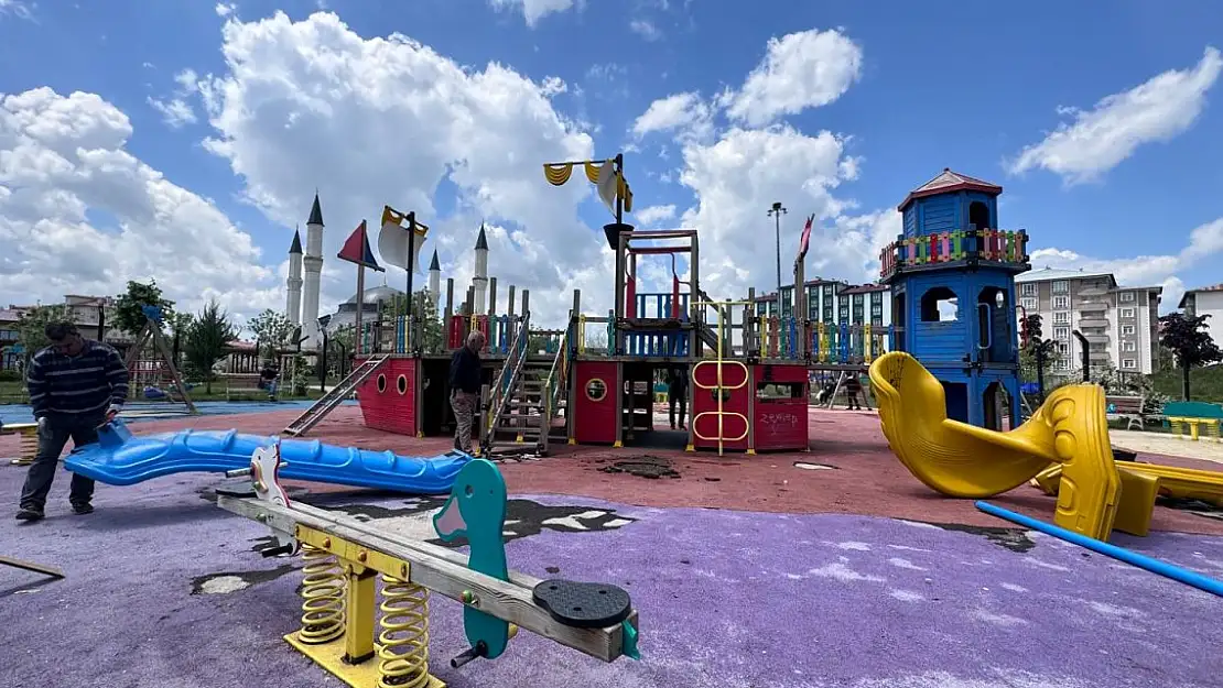Ağrı Selahattin Eyyubi Parkı yeniden onarılıyor