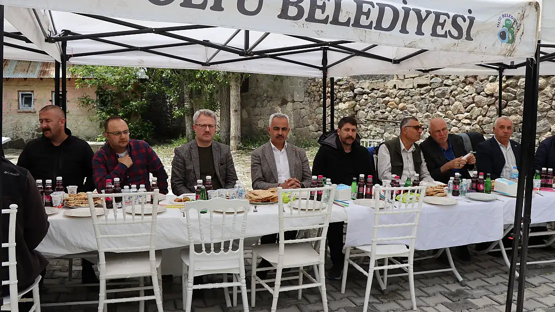 Erzurum'da muhtardan köyünü tanıtmak için program düzenledi