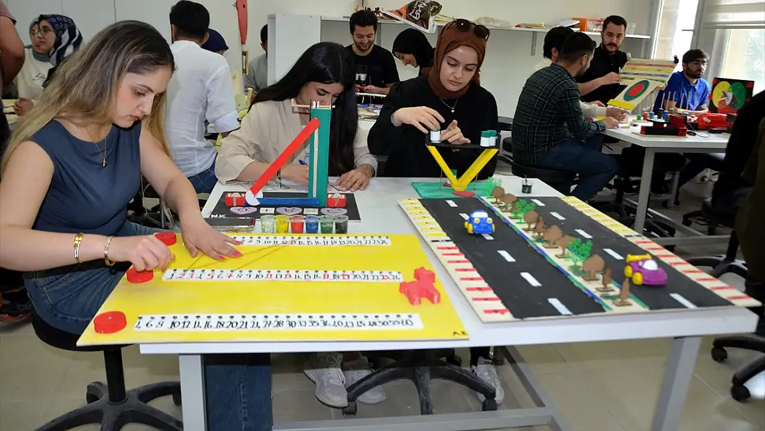 Muş'ta öğrenciler ahşaptan matematik materyalleri hazırlıyor