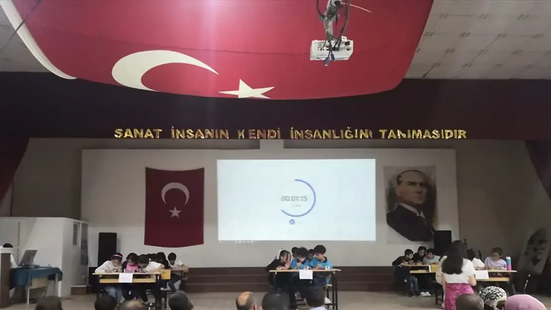 Bitlis'te ortaokullar arası bilgi yarışması