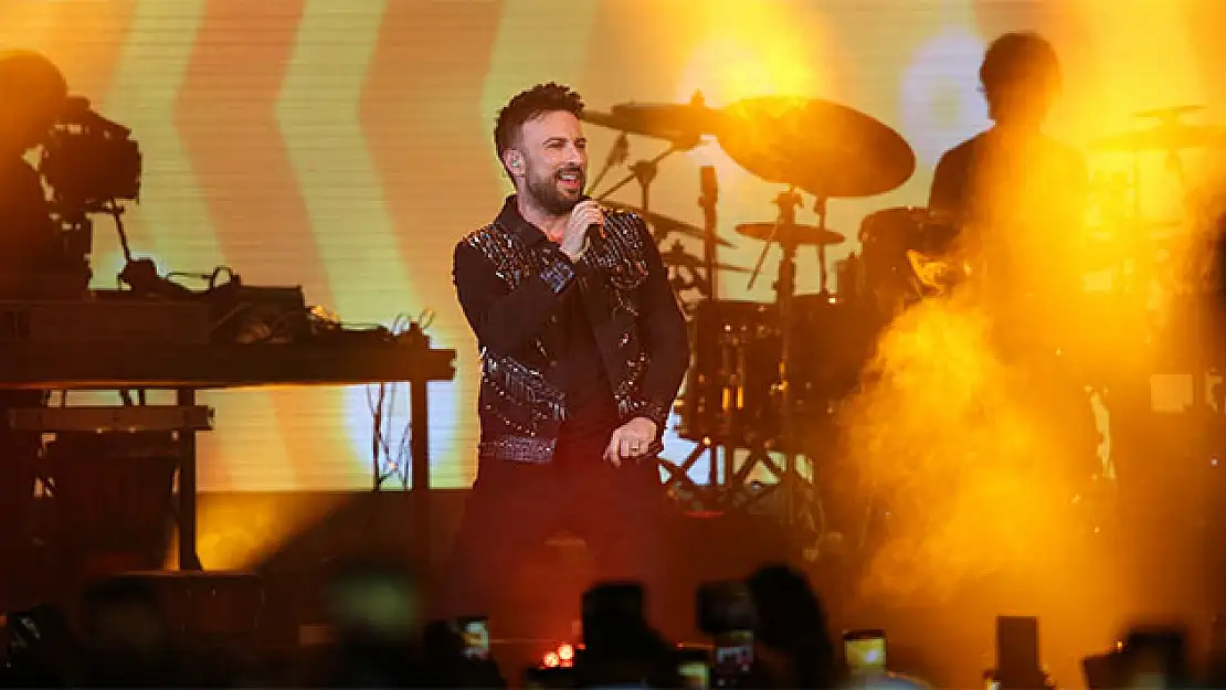 Tarkan, Almanya'da coşturdu