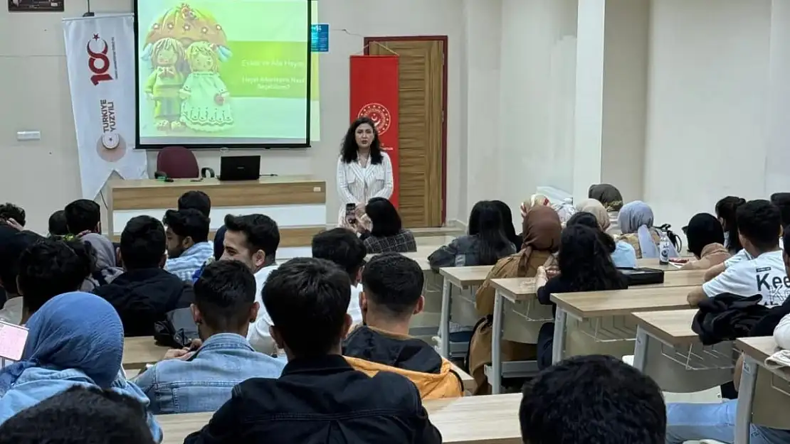 Ağrı'da mutlu birey ve aile için eğitim veriliyor