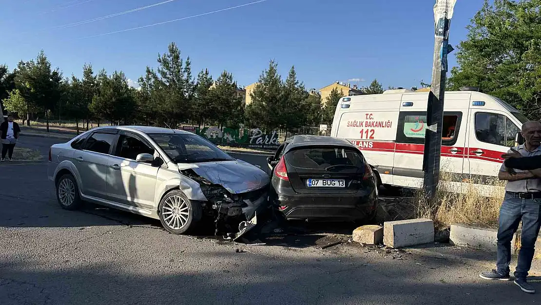 Diyarbakır'da feci kaza: 2'si çocuk 7 yaralı