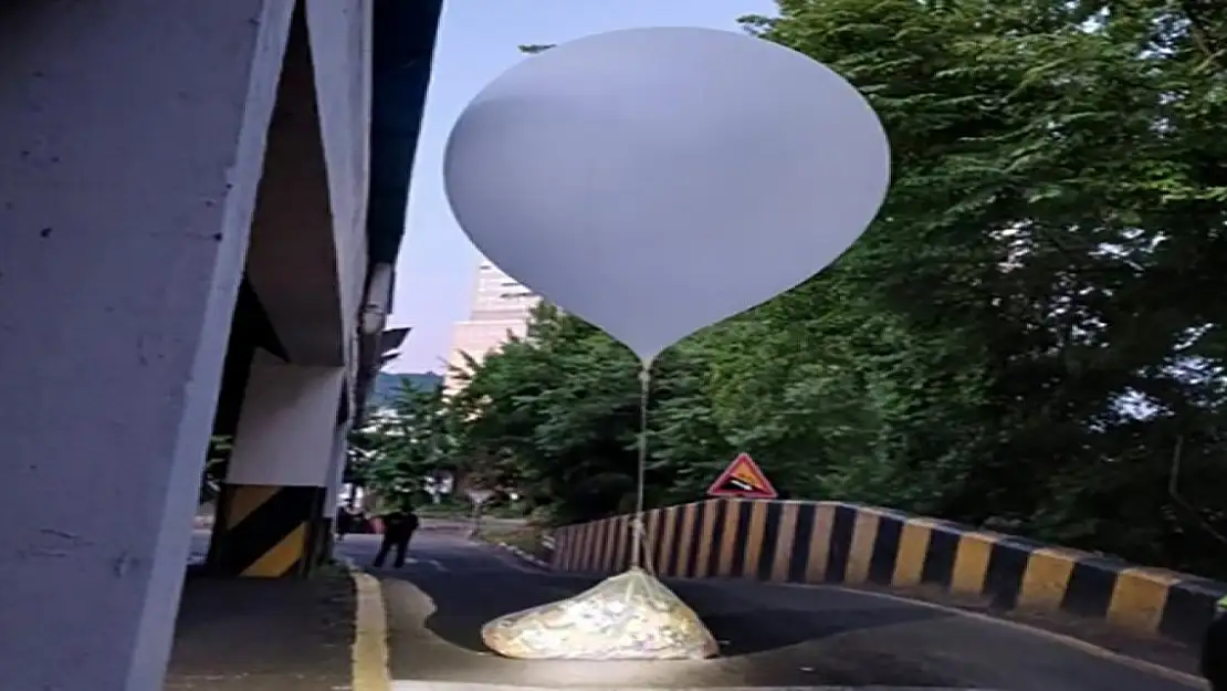 Kuzey Kore'den Güney Kore'ye çöp taşıyan 600 balon daha