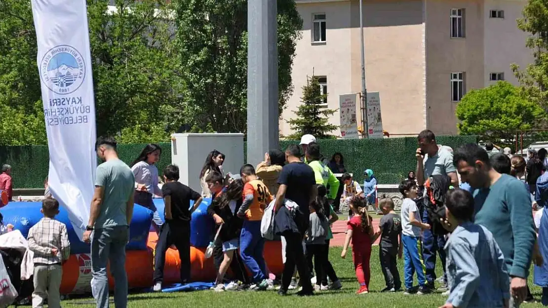 Kars'ta Çocuk Şenliği
