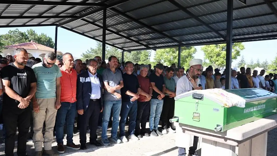 Boğazına erik kaçan 7 yaşındaki Hiranur toprağa verildi
