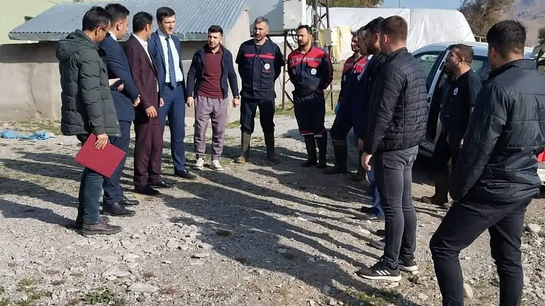 Ağrı Tarım köylerde incelemelerde bulunuyor