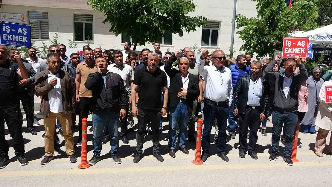 Van'daki belediye işçilerinin eylemi bir aydır sürüyor