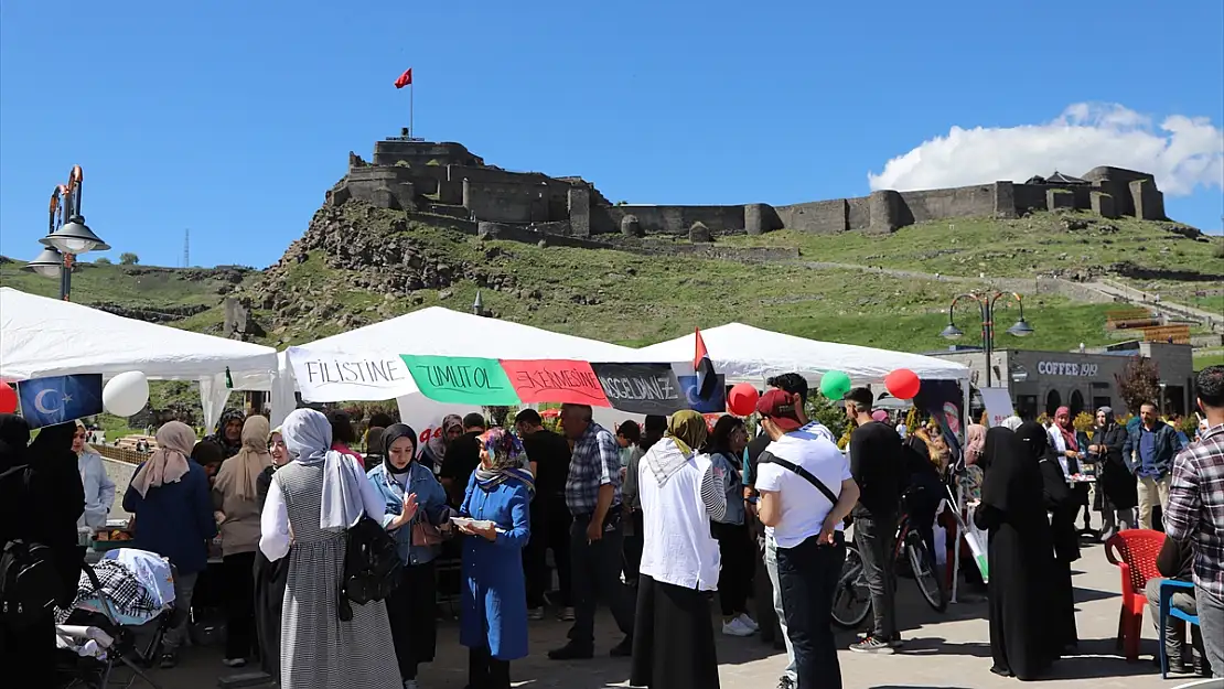 Kars'ta Filistin'e destek için kermes düzenlendi