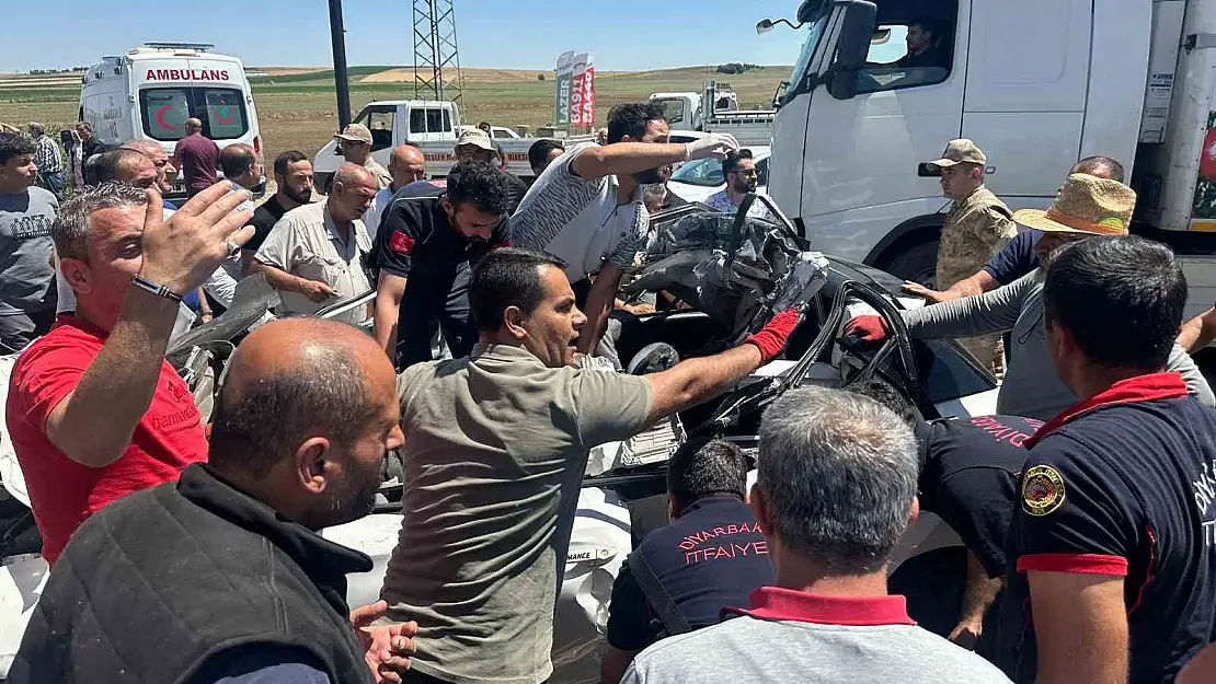 Diyarbakır'da tırın altına giren sürücü öldü