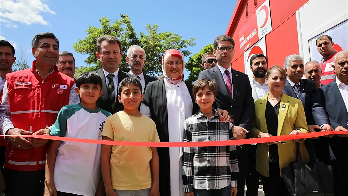 Van'da Türk Kızılay Sosyal Destek Merkezi açıldı