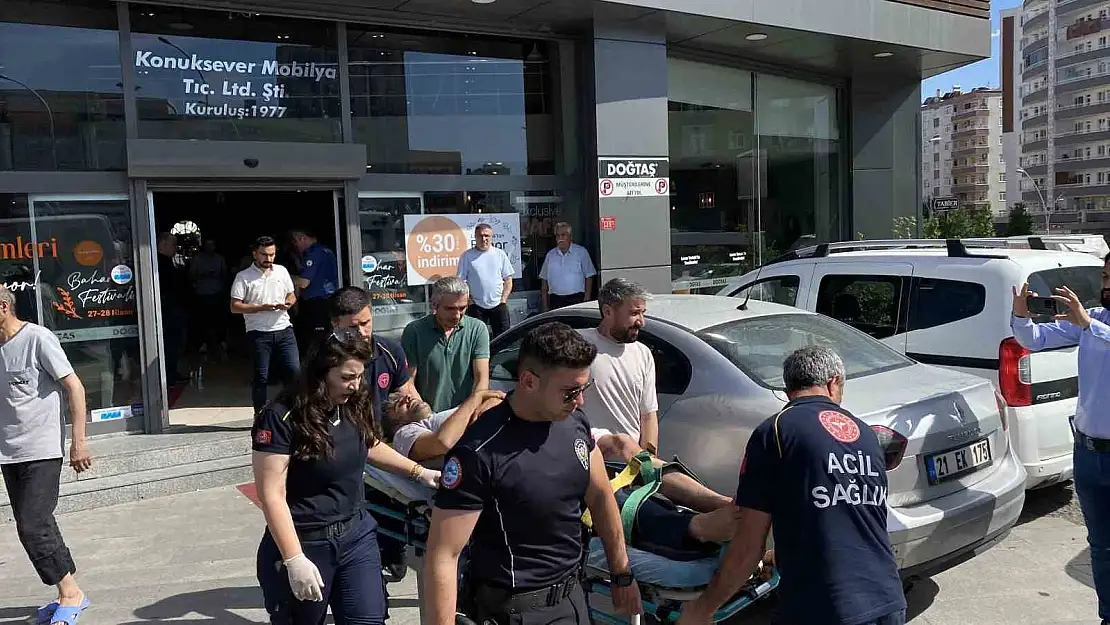 Diyarbakır'da motor kurye ile mobilya firması çalışanları arasında silahlı kavga: 5 yaralı