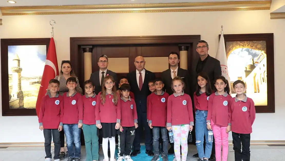 Vali Mustafa Koç, Balıkgölü İlkokulu Öğrencilerini Misafir Etti