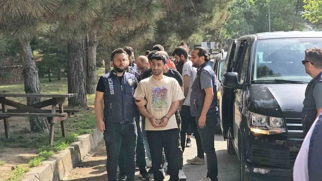 'Sosyal medyadan yatırım yaparak para kazanabilirsiniz' diyerek 30 milyon TL dolandırdılar